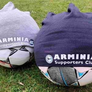 Beanie in Hellgrau oder Blau