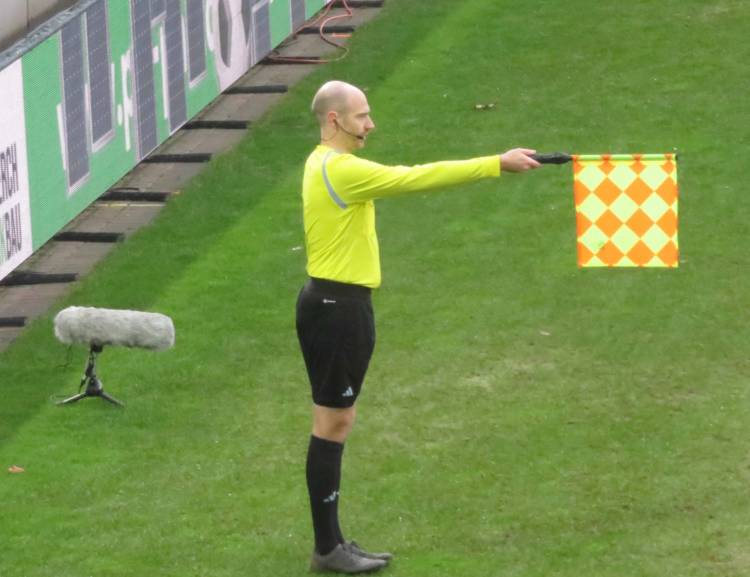 Antrag zur JHV 2023: Einsetzen gegen die Einführung des Video-Schiedsrichters in der 3. Liga